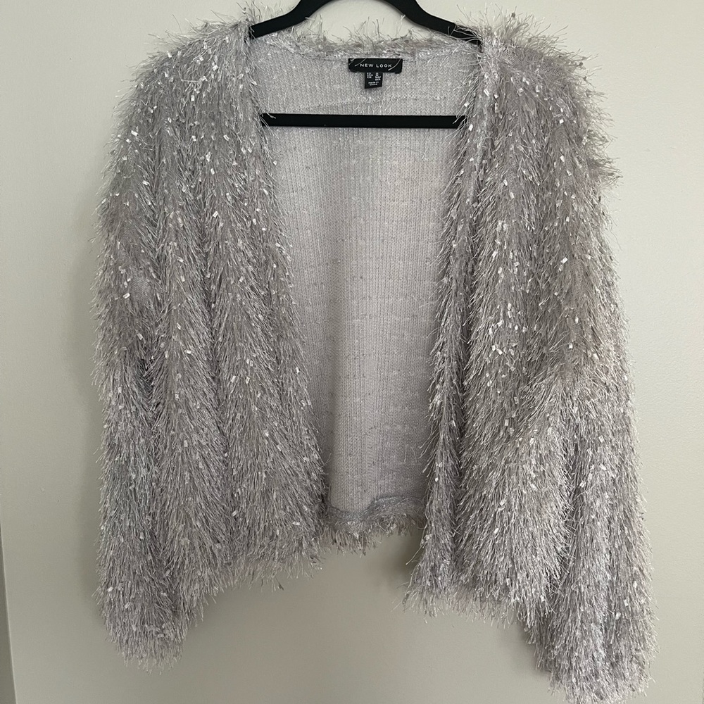 Grey silver faux fig shaggy cropped jacket in Medium